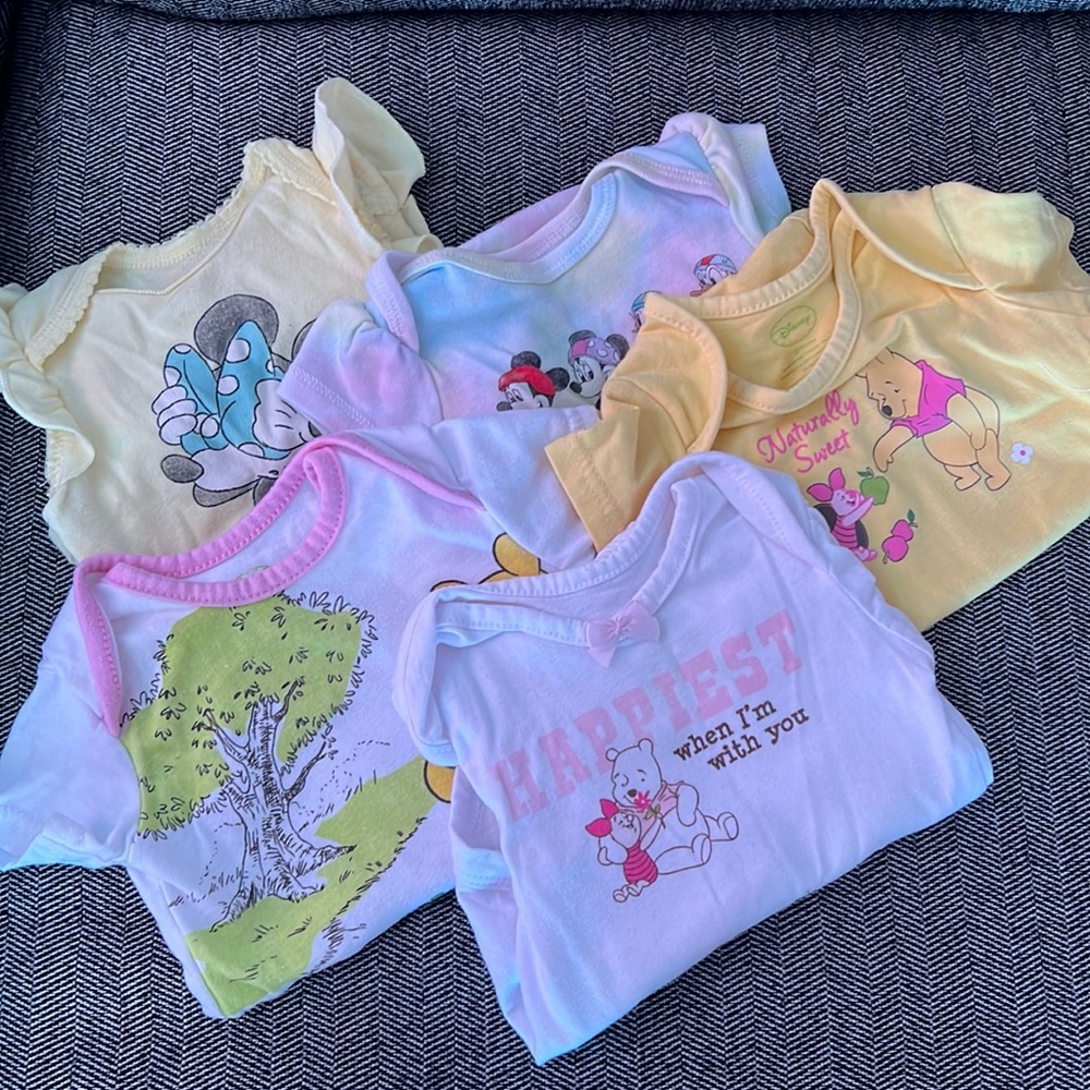 Disney Baby Girl 5 Pc Onesie.